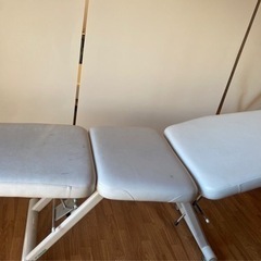 施術用ベット　リクライニング可能の画像