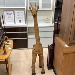 キリンのラタン製フラワーボットのご紹介です