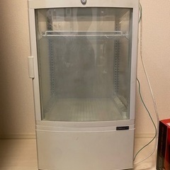 ガラス張り冷蔵庫