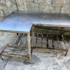 ステンレステーブル　無料であげます。
