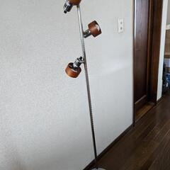 3灯フロアスタンドライト