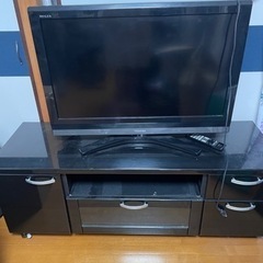 32型テレビとテレビ台