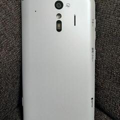 docomoラクラクスマートフォン F-42A　(ホワイト)の画像