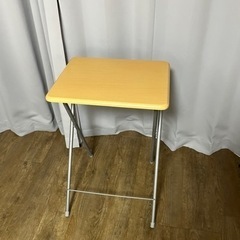 折りたたみテーブル