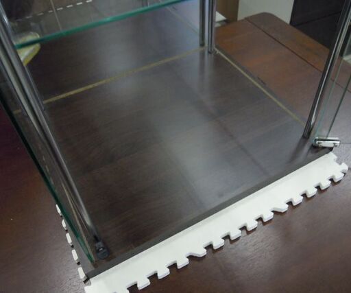 ガラスコレクションケース 3段ショーケース キャビネット 幅43cm 高さ84cm 札幌市東区 新道東店