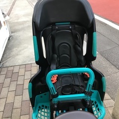 自転車の後方チャイルドシート　カバー付き