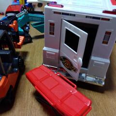 トイコー製　レッカー車、建設機械等、全５台の画像