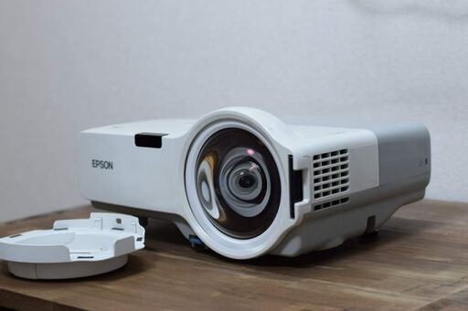 EPSONプロジェクター 2000ルーメン 短焦点 EB-410W