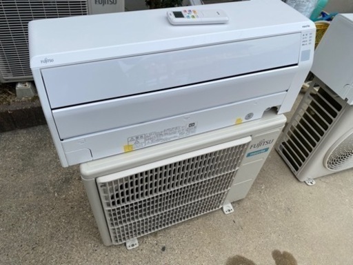 お薦め品‼️激安‼️美品‼️Fujitsuエアコン6-8畳用2.2kW 2021年