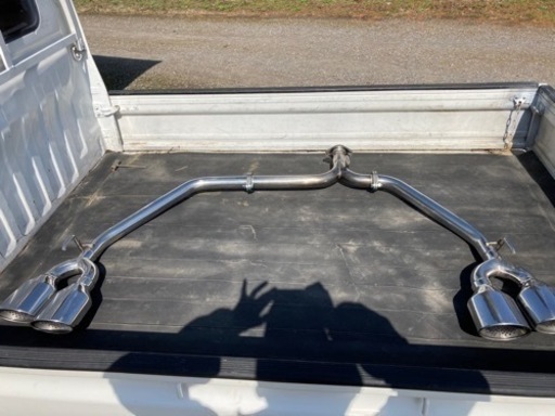 セレナ 4本出しマフラー c26.c25にも可