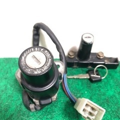 レストア素材★ヤマハ　FZR250 イグニッション鍵セットの画像