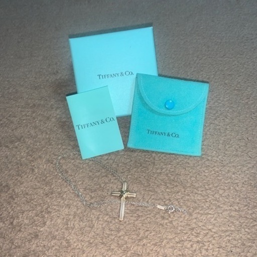 ティファニー ネックレス シグネチャークロス 廃盤