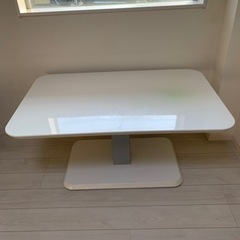 昇降式ダイニングテーブルの画像