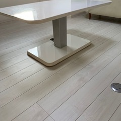 昇降式ダイニングテーブルの画像