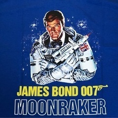 ００７ムーンレイカー・ロジャームーアTシャツ（未使用品）と映画パンフレットのセット❗️限定1セットの画像