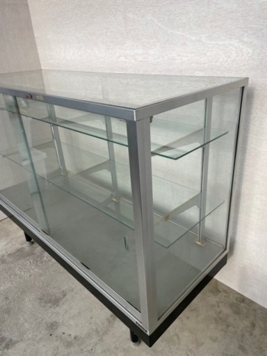 ガラス棚/ショーケース/店舗什器/ディスプレイ