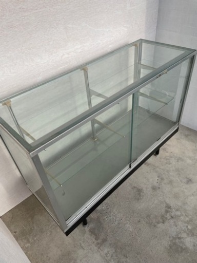 ガラス棚/ショーケース/店舗什器/ディスプレイ