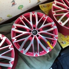 18インチ５穴ピンクの画像