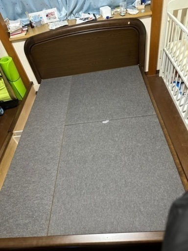 ダブルベッド　引き出し付き