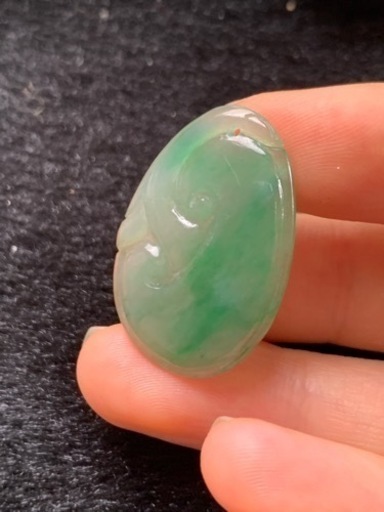 本翡翠ペンダント　jewelry 宝石 貴重 根付 陽緑　氷種ヒスイ　ミャンマー産　お買い得品　ギフトプレゼント