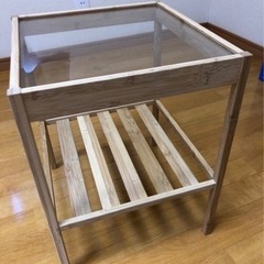 IKEA ガラステーブルの画像
