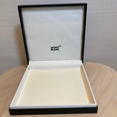 Mont Blanc 化粧箱の画像