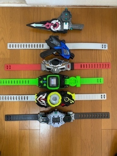 【商談中】仮面ライダー　ベルト5本　武器１つ