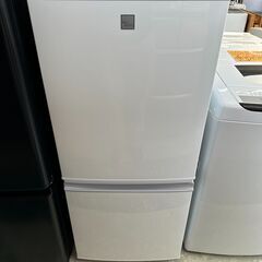 新生活SALE　SHARP　2ドア冷蔵庫　137L　つけかえどっちもドア　2020年製　リサイクルショップ宮崎屋住吉店　23.3.5　ｙ