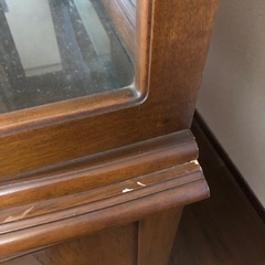 アンティークキャビネットの画像