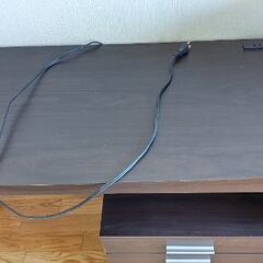 独立引き出し付き　机　差し上げますの画像