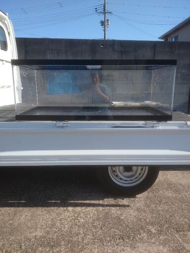 大型アクリル水槽(1200×600×450)値下げしました。