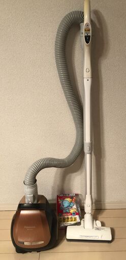 Panasonic 2016年製_電気掃除機（MC-PK17G-N）