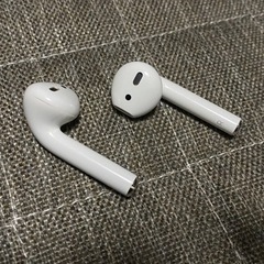 AirPods（アップル）第2世代の画像