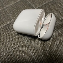 AirPods（アップル）第2世代の画像