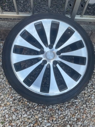 セレナ　18インチ　夏用タイヤ　アルミ