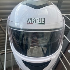 バイクのヘルメットの画像