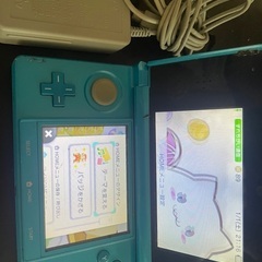 3DS、充電器，カセット4個の画像