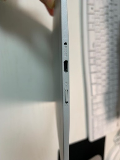 ペン付き 富士通 10.3型フレキシブル電子ペーパー QUADERNO A5サイズ / FMV-DPP04(中古品)