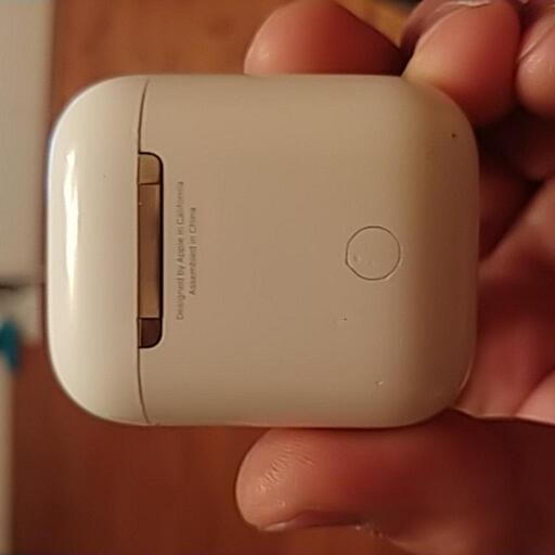 早い者勝ち！AirPods A1602