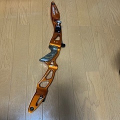 競技用アーチェリーハンドル