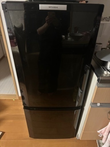 黒の冷蔵庫