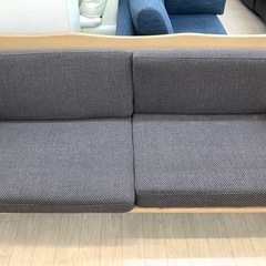 ナチュラル×グレーの二人掛けソファーのご紹介！