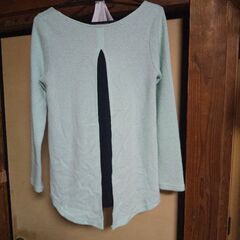 CECIL McBEEトップスの画像