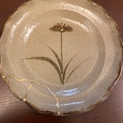 壊れた食器の金継修理承ります