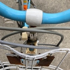 ジャンク子ども自転車、女の子、前タイヤパンクの画像