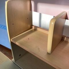 ニトリ勉強机の画像