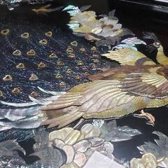 【引渡し者決定】韓国螺鈿 孔雀柄の座卓の画像