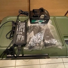 ハイコーキ　冷温庫(バッテリー付き) HIKOKI 希少サイズ25Ｌの画像