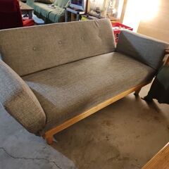 格安！ベットにもなるソファ(sall a sofa-bed)