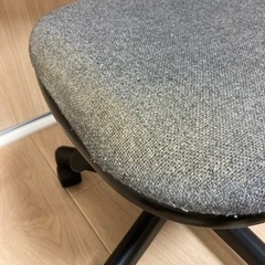 椅子　キャスター付きの画像